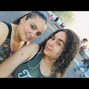 Meet your Posher, Sandra